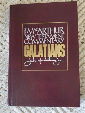 The MacArthur New Testament Commentary: Galatians - Maroon & Gold